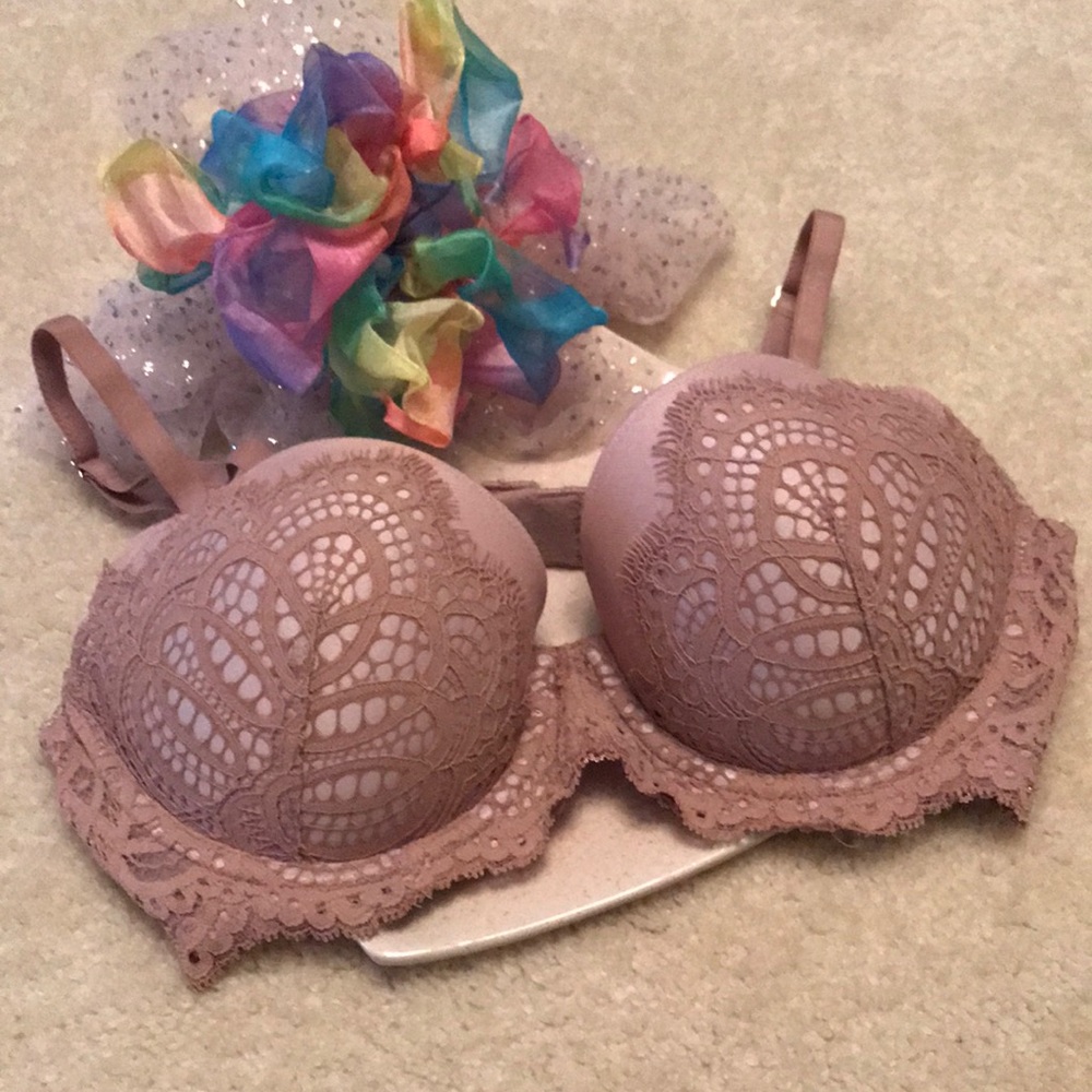 Victoria’s Secret Dream Angels Bra Rose Color